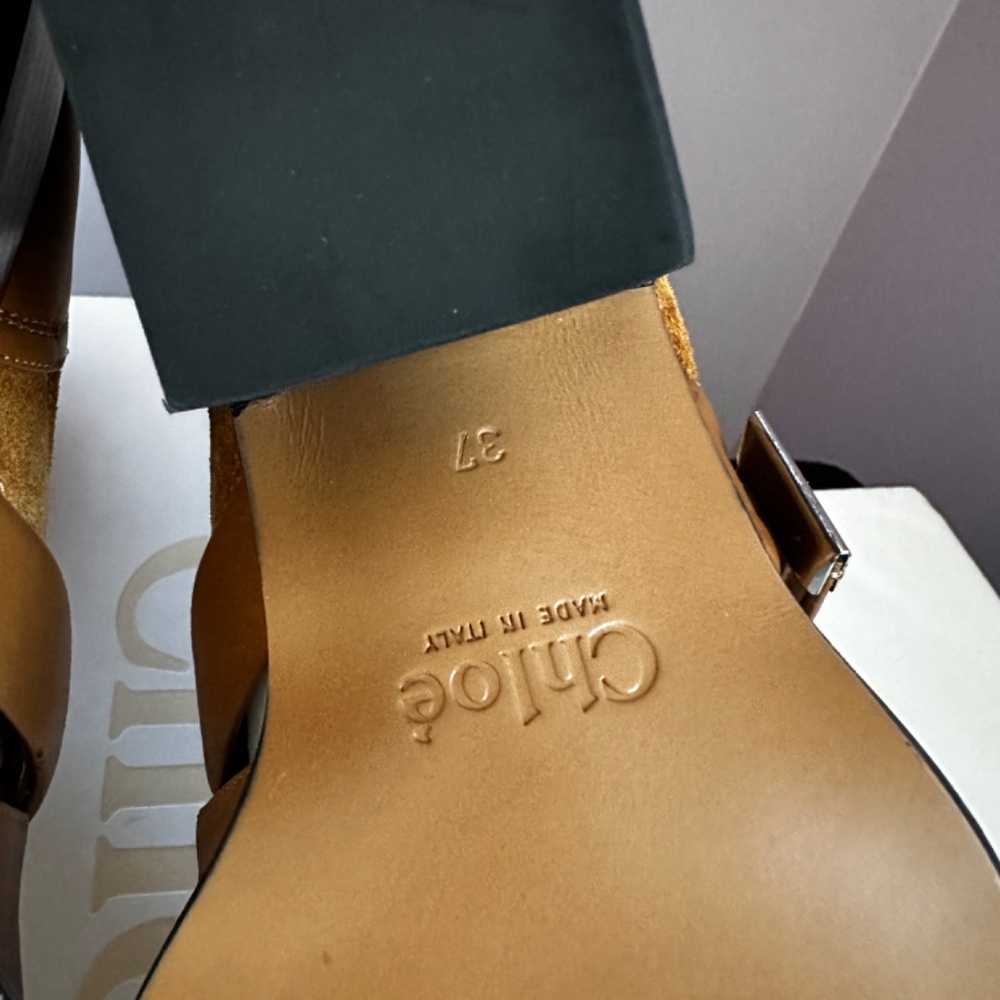 ✨Host Pick✨ Chloe Rylee Suede Ankle Booties - Picture 9 of 14